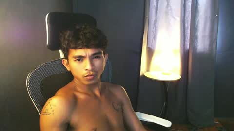 Snapshot of asian_hunk_moreno chatting on 07.07.26 Yuri online show from 07.07.26