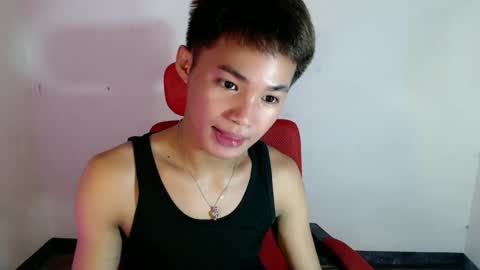 Snapshot of asian_lover05 chatting on 06.16.26 asian_lover05 online show from 06.16.26
