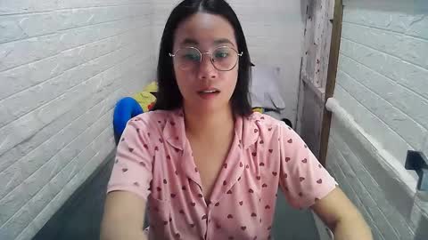 Trixie online show from 02.02.25