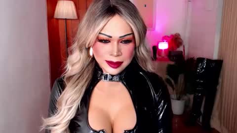 Snapshot of asianassetxxx chatting on 10.01.25 nicole online show from 10.01.25