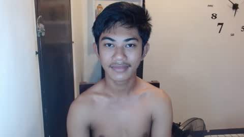 Snapshot of asiancockhero22 chatting on 01.05.25 HERO online show from 01.05.25