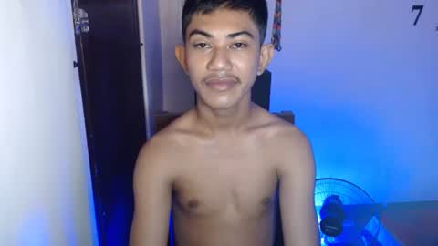 Snapshot of asiancockhero22 chatting on 01.22.25 HERO online show from 01.22.25