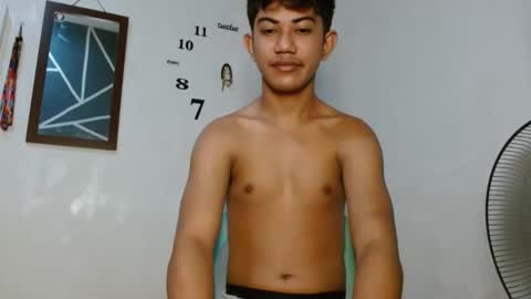 Snapshot of asiancockhero22 chatting on 09.19.25 HERO online show from 09.19.25