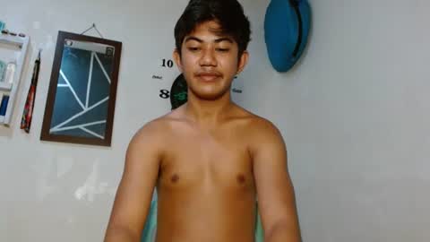 Snapshot of asiancockhero22 chatting on 10.28.25 HERO online show from 10.28.25