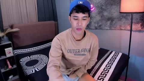 asiancum_peter online show from 10.10.25
