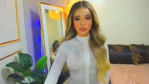 Snapshot of asiandiamond69 chatting on 11.02.25 elizabeth arden online show from 11.02.25