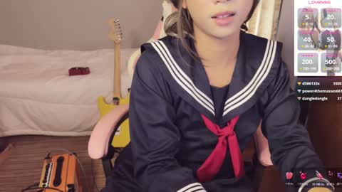 Snapshot of asianfemboycd chatting on 12.16.24 Emi online show from 12.16.24