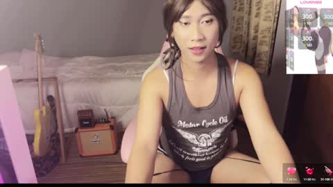 Snapshot of asianfemboycd chatting on 12.25.24 Emi online show from 12.25.24