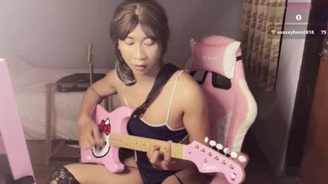 Snapshot of asianfemboycd chatting on 02.21.25 Emi online show from 02.21.25