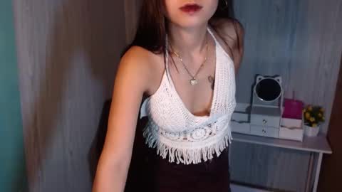 Snapshot of asianhot_celine chatting on 03.05.25 Celine online show from 03.05.25