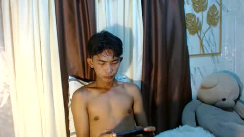 Snapshot of asianhotbigcock chatting on 10.15.25 Nico online show from 10.15.25