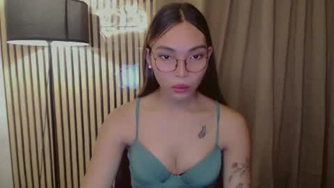 Snapshot of asianhottiesttamira chatting on 10.23.25 HI IM TAMIRA LOOKING FOR SERIOUS RELATIONSHIP online show from 10.23.25