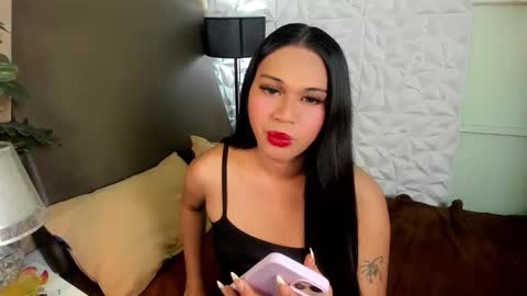 Snapshot of asianhugecockjulia1 chatting on 11.01.25 JULIA online show from 11.01.25