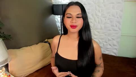 Snapshot of asianhugecockjulia1 chatting on 11.06.25 JULIA online show from 11.06.25