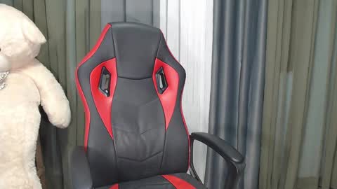 Snapshot of asianhunk_zam chatting on 12.11.24 Zam online show from 12.11.24