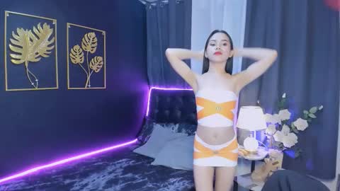 Snapshot of asianpetitefucker01 chatting on 11.05.25 asianpetitefucker01 online show from 11.05.25