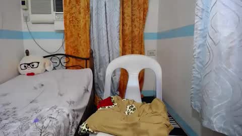 Snapshot of asianpinaychub chatting on 10.30.25 asianpinaychub online show from 10.30.25