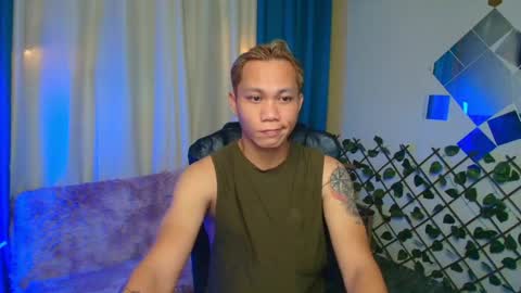 Snapshot of asianprince21 chatting on 05.26.26 Prince online show from 05.26.26