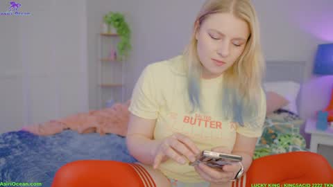 Asiri   pronounced Ah-siri Please no nicknames   3 online show from 04.15.26