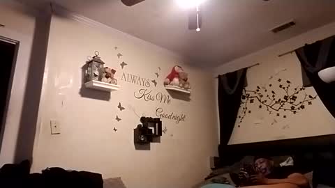 Snapshot of askme2shou chatting on 10.23.25 askme2shou online show from 10.23.25