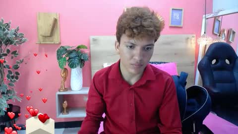 Snapshot of aslyhernandez chatting on 05.01.26 ASLY online show from 05.01.26