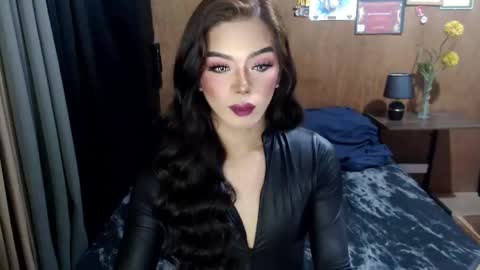 Margaux Miller online show from 01.08.26