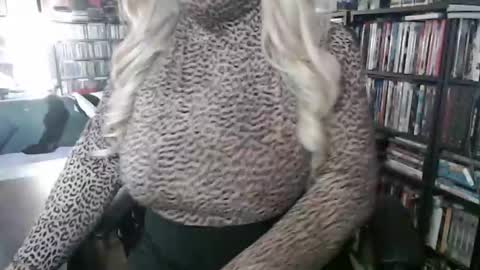 Aspen Vale online show from 10.06.25