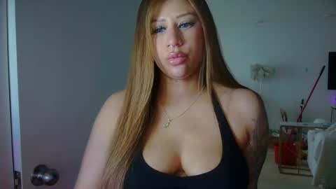 Snapshot of aspenmadden chatting on 06.15.26 iwantaspen online show from 06.15.26