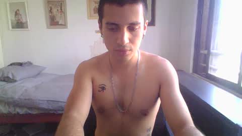 Snapshot of aspyporn chatting on 12.26.24 Aspy online show from 12.26.24