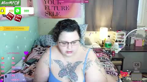 Snapshot of asserolee chatting on 02.01.26 Cassie online show from 02.01.26