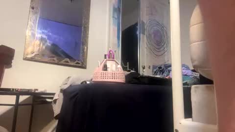 danni travis online show from 02.28.25