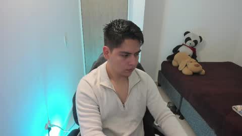 Snapshot of asta_kuro chatting on 05.01.26 Asta Kuno online show from 05.01.26