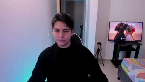 Snapshot of asta_kuro chatting on 05.29.26 Asta Kuno online show from 05.29.26