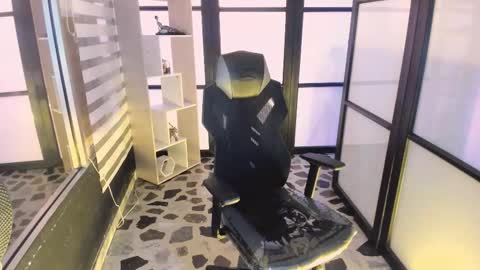 astablack_ online show from 09.12.25