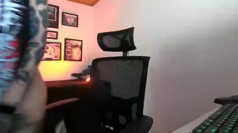 Snapshot of astarte4 chatting on 10.27.25 Sof online show from 10.27.25