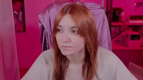 Snapshot of astra_lis chatting on 10.10.25 Astra online show from 10.10.25