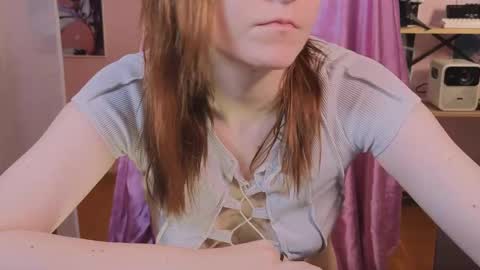 Snapshot of astra_lis chatting on 10.11.25 Astra online show from 10.11.25