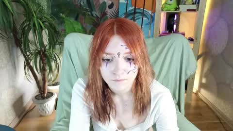 Snapshot of astra_lis chatting on 10.18.25 Astra online show from 10.18.25