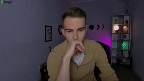 Snapshot of astren_villo chatting on 10.15.25 astren online show from 10.15.25