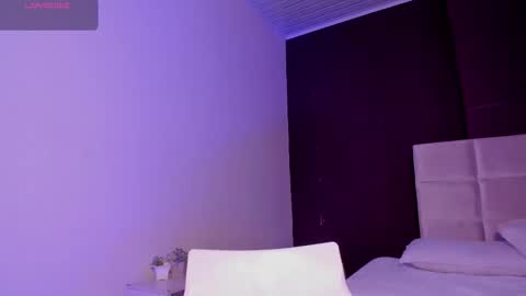 Snapshot of astrid_leon chatting on 03.28.26 Astrid online show from 03.28.26
