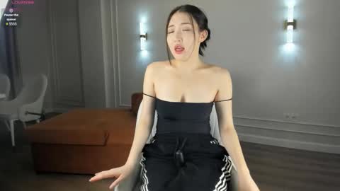 Snapshot of asuna_kirigaya chatting on 10.13.25 asuna_kirigaya online show from 10.13.25