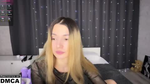 Snapshot of asya_foxy chatting on 01.24.25 Asya online show from 01.24.25
