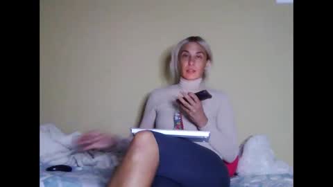 Snapshot of asyalu chatting on 10.01.25 AsyaLu online show from 10.01.25