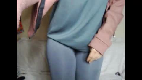 Snapshot of asyalu chatting on 10.04.25 AsyaLu online show from 10.04.25