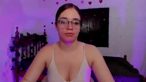 Snapshot of atenas__05 chatting on 12.02.24 atenas online show from 12.02.24