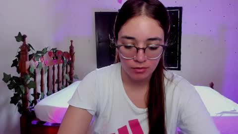 Snapshot of atenas__05 chatting on 12.22.24 atenas online show from 12.22.24