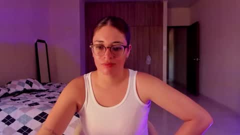 Snapshot of atenas__05 chatting on 01.16.25 atenas online show from 01.16.25