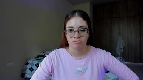 Snapshot of atenas__05 chatting on 01.18.25 atenas online show from 01.18.25