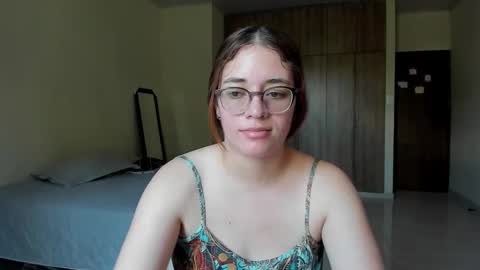 Snapshot of atenas__05 chatting on 01.23.25 atenas online show from 01.23.25