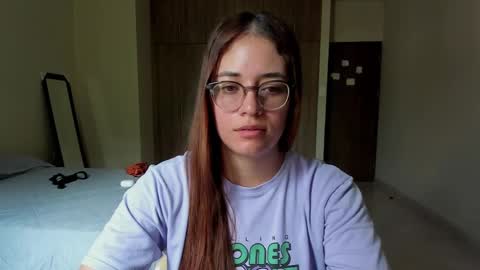 Snapshot of atenas__05 chatting on 01.25.25 atenas online show from 01.25.25